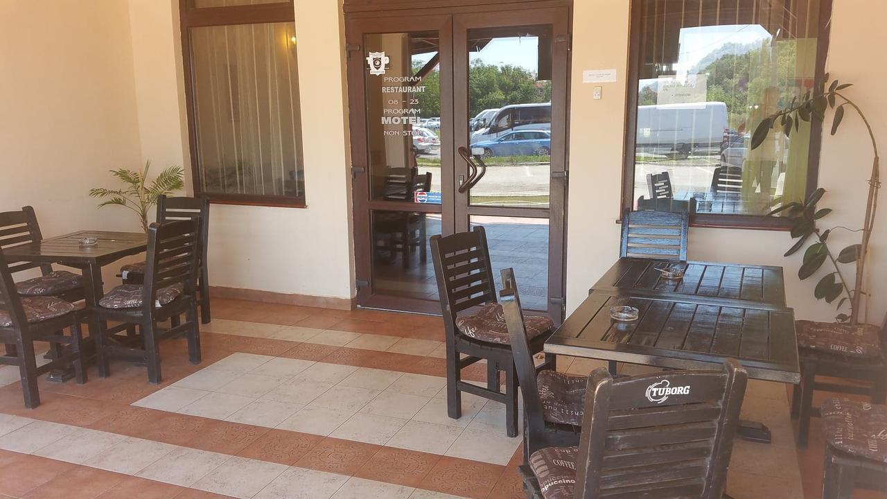 Motel Restaurant Lowe Deva Eksteriør billede