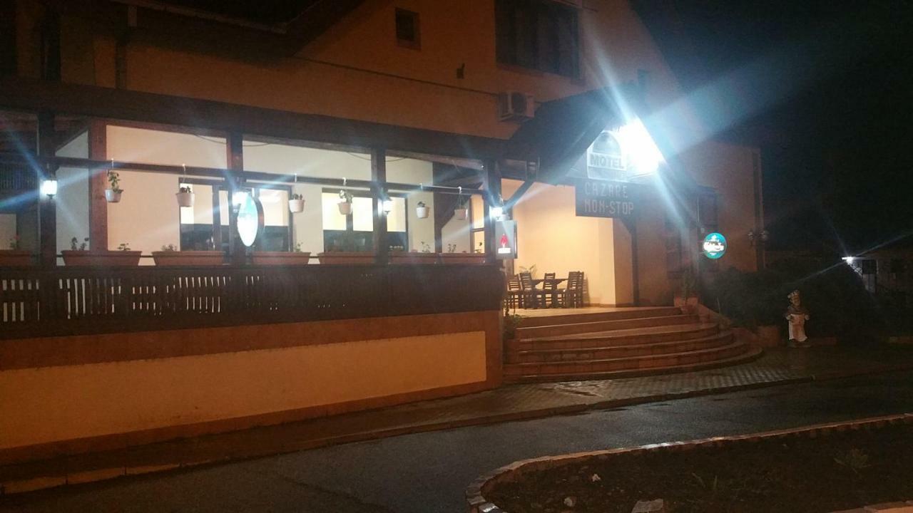 Motel Restaurant Lowe Deva Eksteriør billede